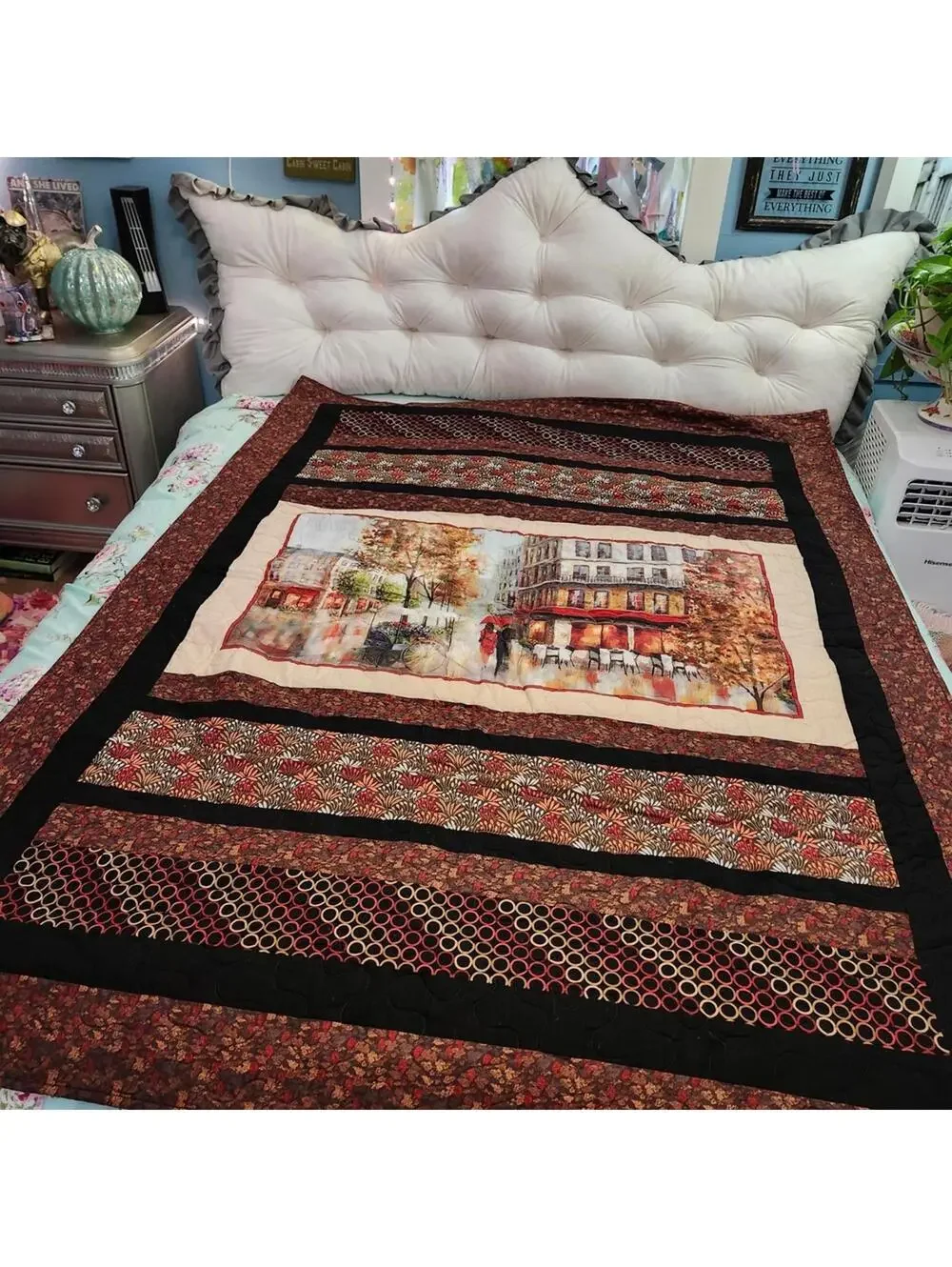 New Beautiful Handcrafted Autumn-Themed Quilt with Parisian Street Scene